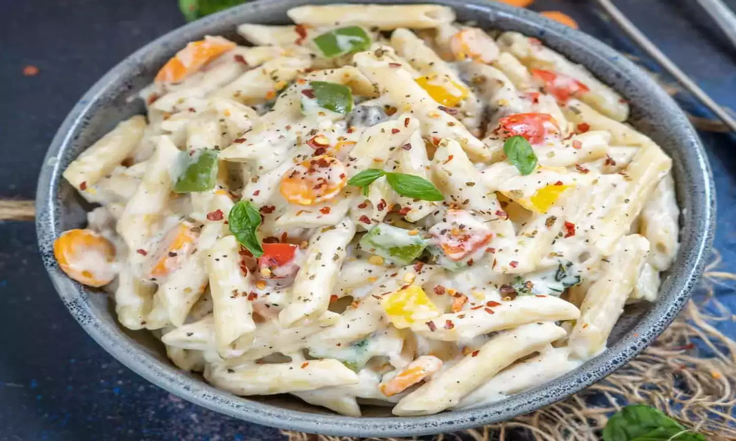 व्हाइट सॉस पास्ता: White Sauce Pasta