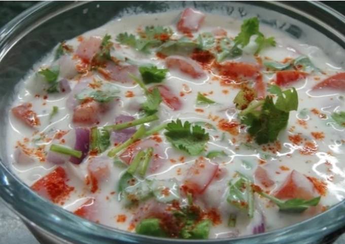 onion tomato raita