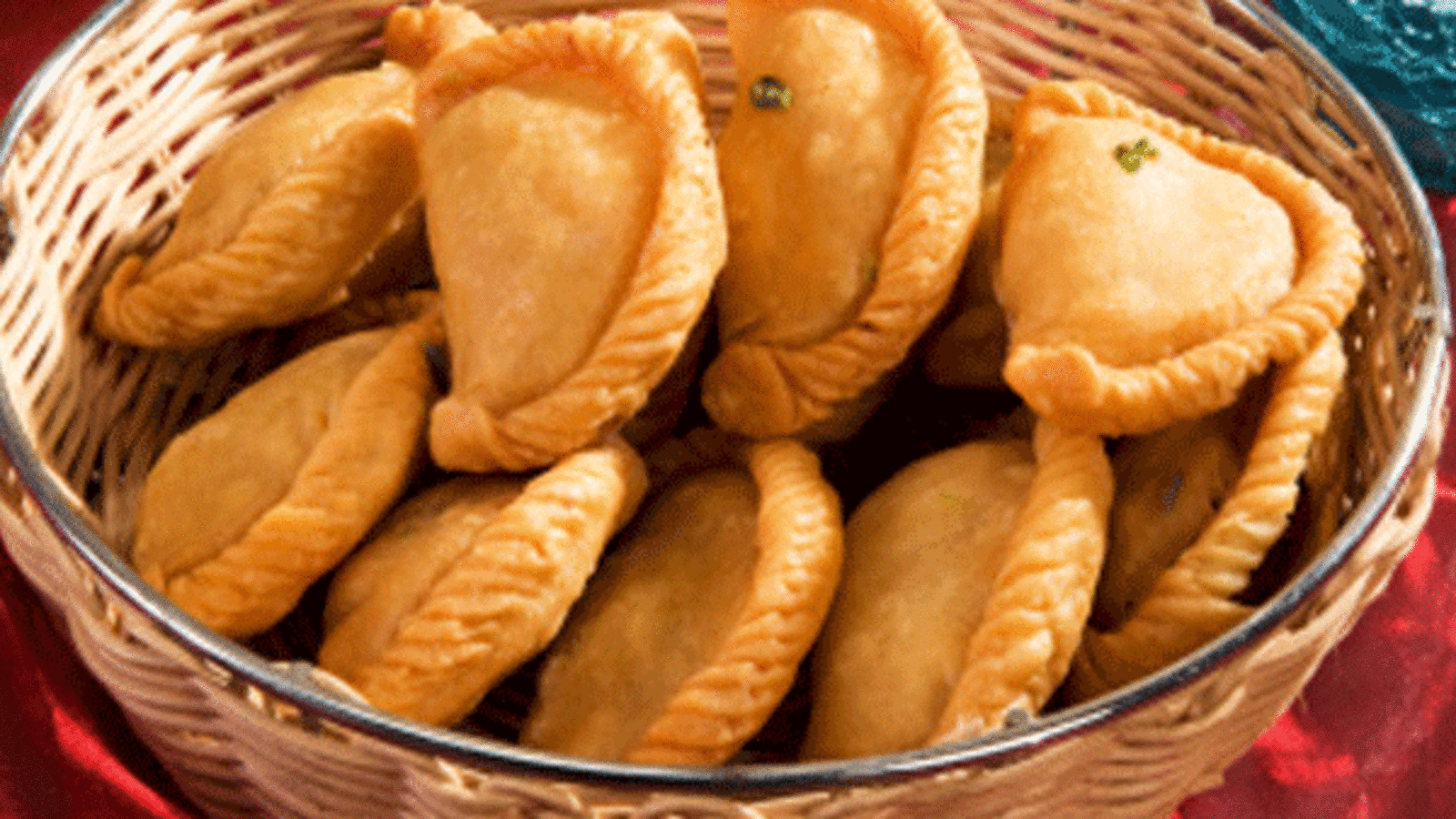 गुझिया रेसिपी: Gujiya Recipe