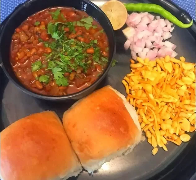 Misal Pav Recipe